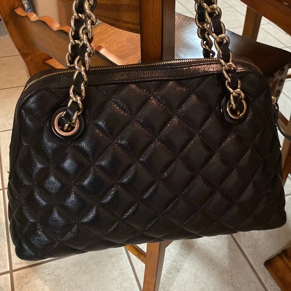 Kate Spade ♠️ Black Quilted bag w/gold chain handle details - Picture 4 of 15